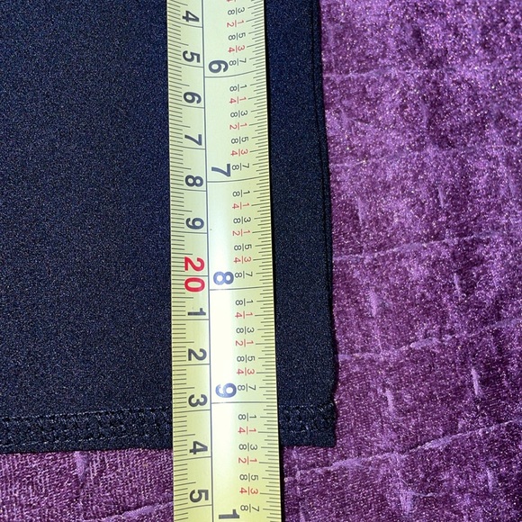 Black ladies wide leg capris no tag lines NWOT see pics for size - Picture 10 of 10